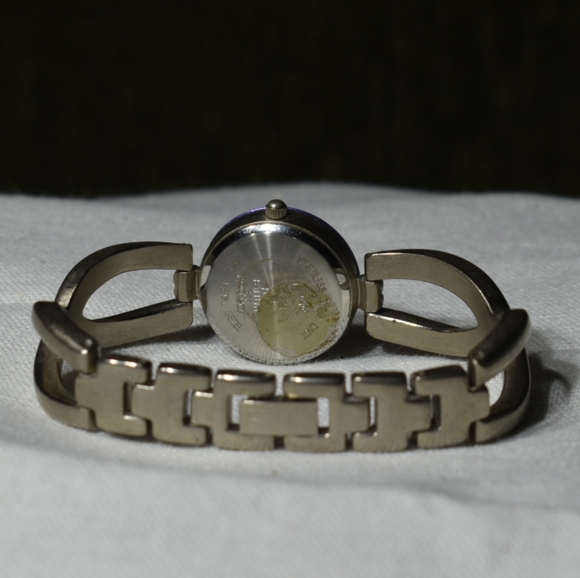 Cache Cuff Bracelet Quartz Watch - Picture 6 of 9
